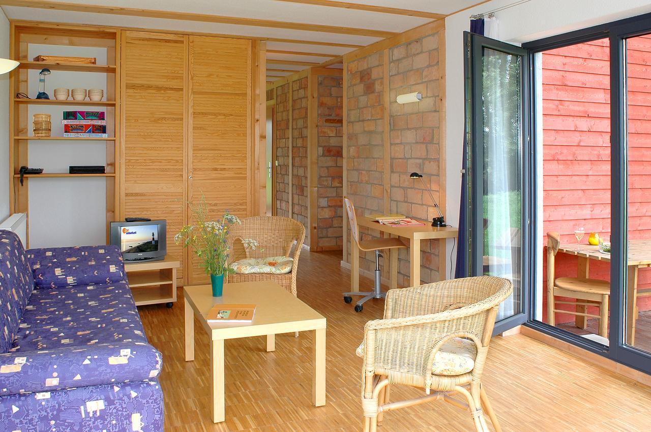 Basiskulturfabrik Oeko-Hotel Neustrelitz Esterno foto