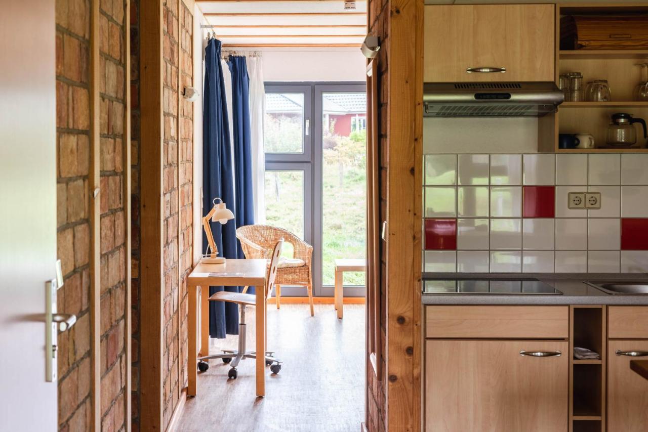 Basiskulturfabrik Oeko-Hotel Neustrelitz Esterno foto